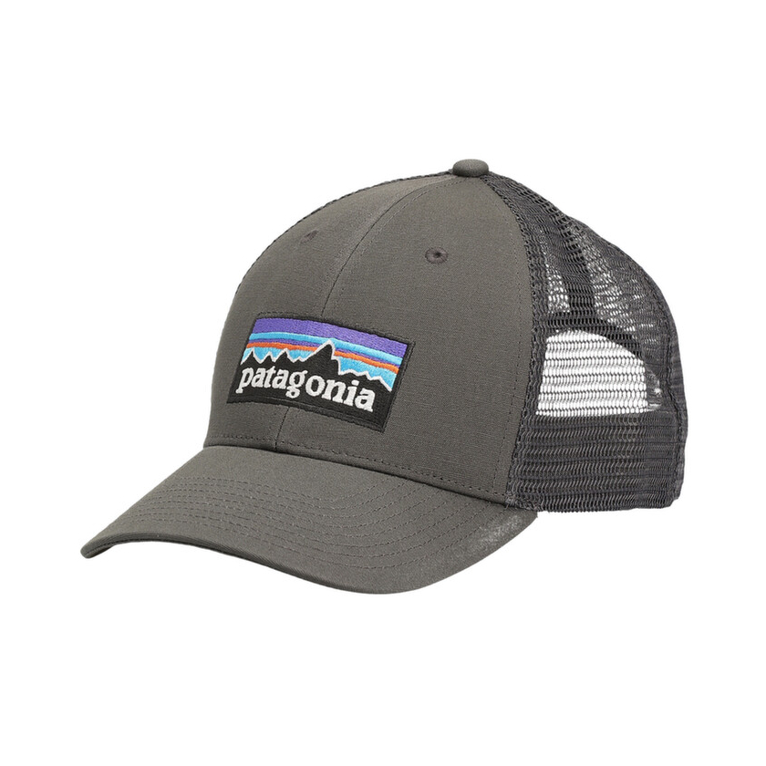 Patagonia P-6 Logo LoPro Trucker Hat stílusos trucker sapka